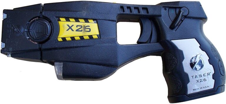 Top Stun Guns Compared: Law Enforcement vs Civilian Use