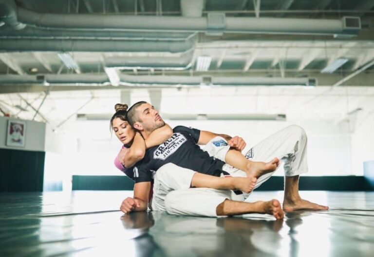 Empowering Women: Supporting Each Other in Self-Defense Learning