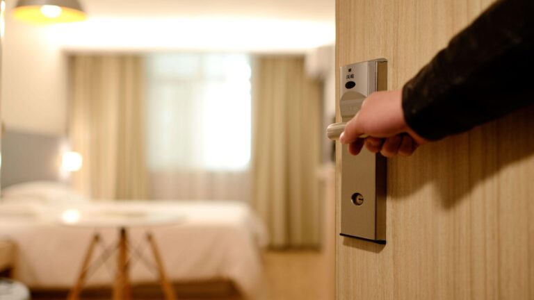 Top Tips for Staying Safe in Hotels and Vacation Rentals